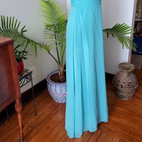 Turquoise Strapless Elegance - Picture 2 of 14